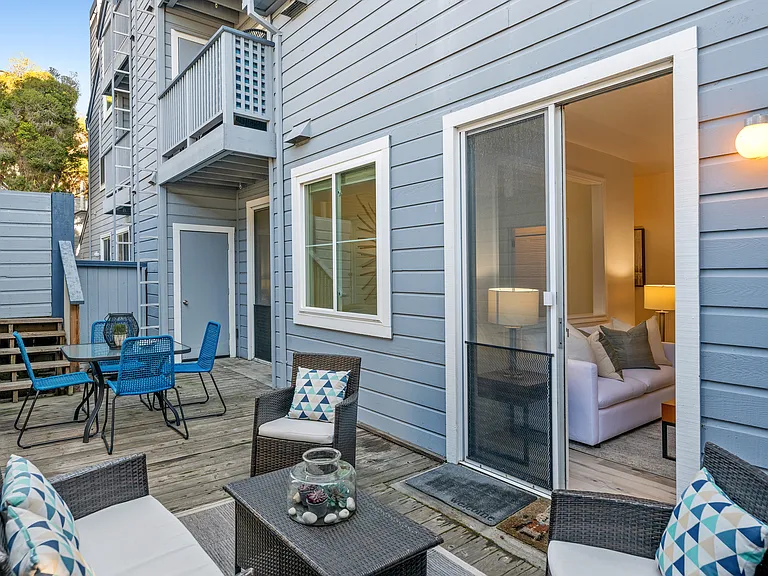 453 Cork Harbour Cir #E — Photo 33