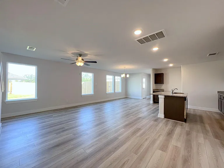 7002 Cedar Breeze Ct — Photo 5