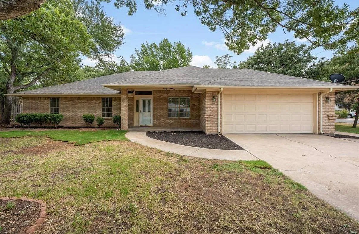 3906 Cimmaron Trl — Photo 1