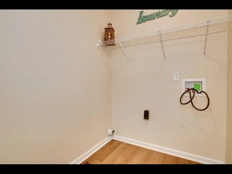 616 Goodale Ln — Photo 9
