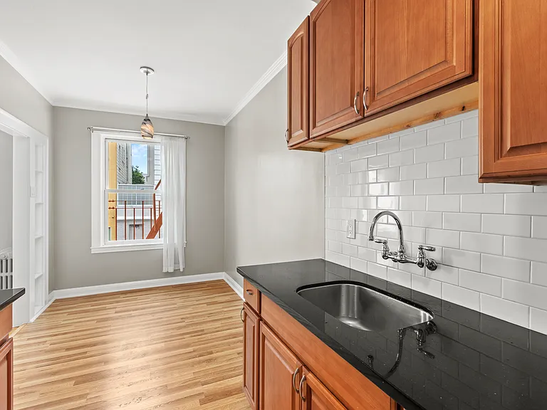96 Toledo Way — Photo 8