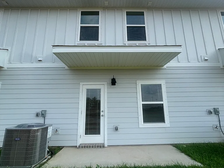 328 Callie Dr — Photo 16