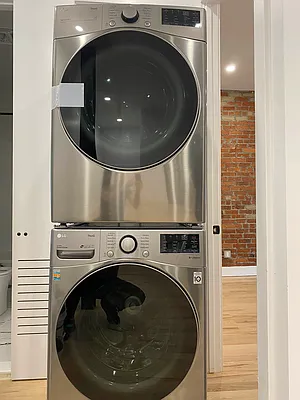 Rented by City Prime Commercial Realty  | media 13