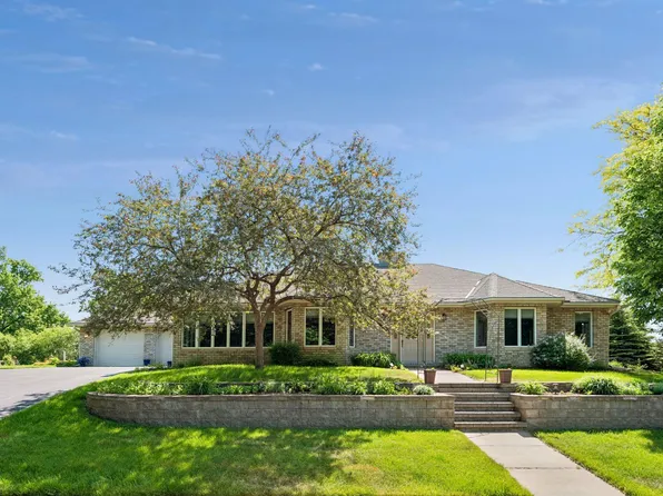 700 Spruce Dr, Hudson, WI 54016