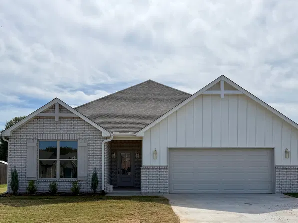4230 Village Park Dr, Skiatook, OK 74070