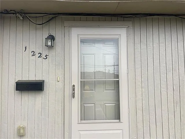 1225 Harrison Ave — Photo 2