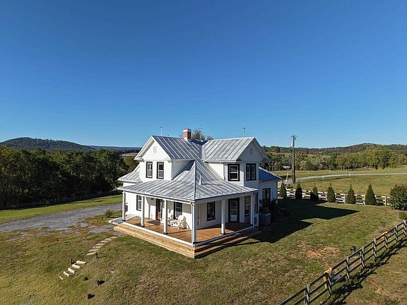 3rd image of 374 Finley Rd