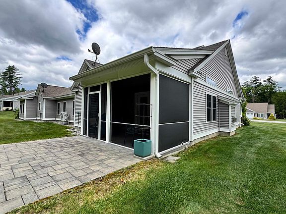 3rd image of 107 Gateway Drive