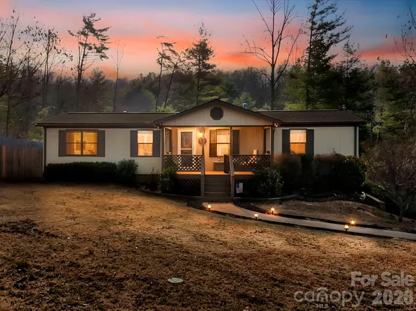 17 Bannister Dr, Asheville, NC 28804