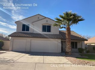 2210 S Southwind Dr, Gilbert, AZ 85295