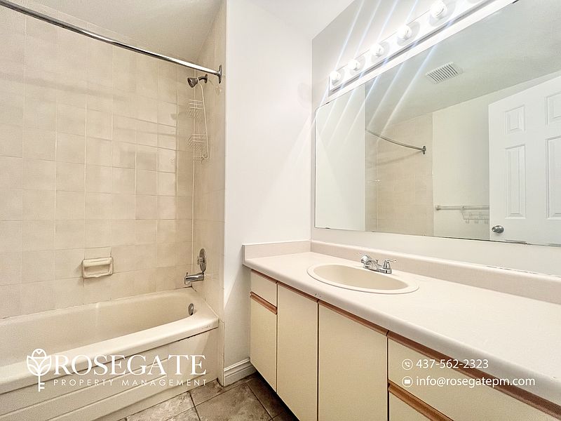 London Townhouse for rent - 3 Bedrooms — photo 19