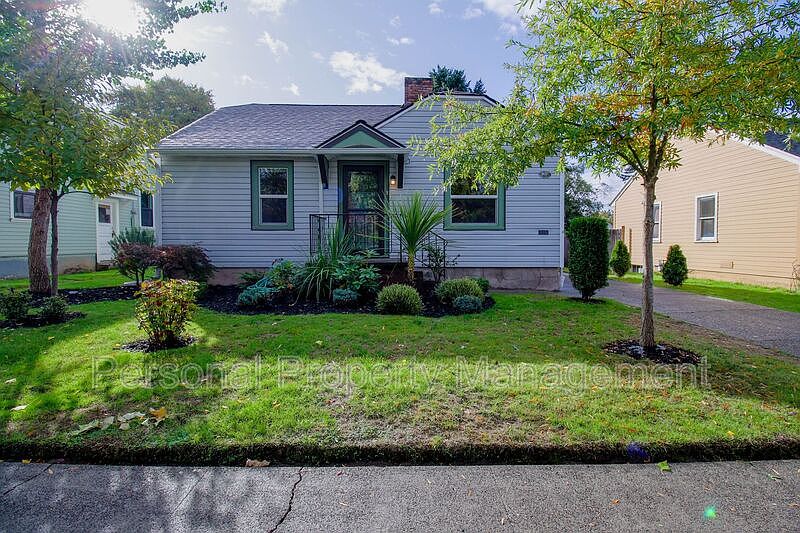 1st image of 807 W 21st St