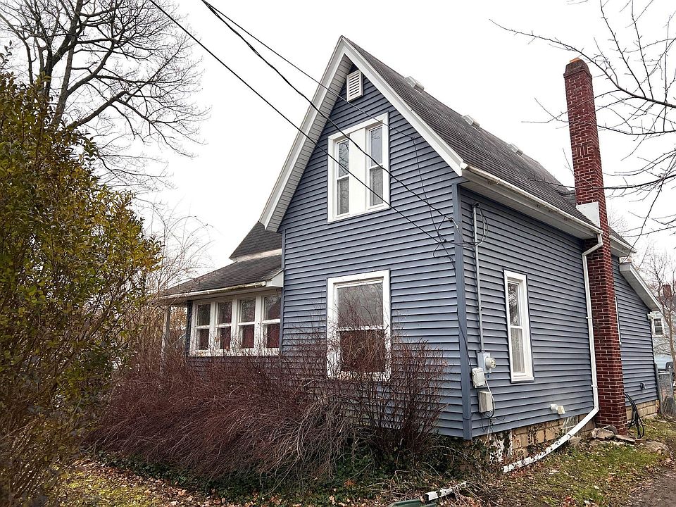 1st image of 107 N Maryette St