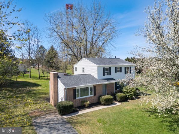 2016 Arabian Dr, Finksburg, MD 21048