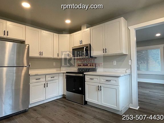 3rd image of 4520 E C St #A