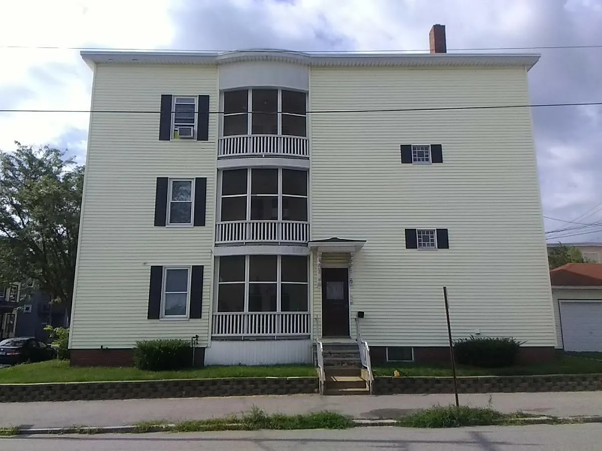 3 bed, 1400 sqft, $2,200 — Photo 3