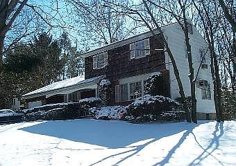 1st image of 20 Lenmore Dr
