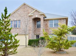 1305 Greenleaf Ct, Cedar Hill, TX 75104