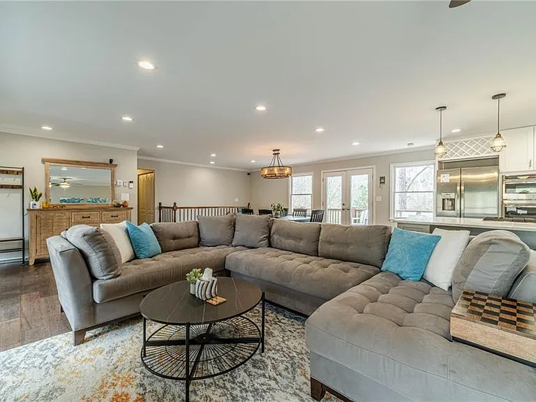 691 Harbor Cv — Photo 10