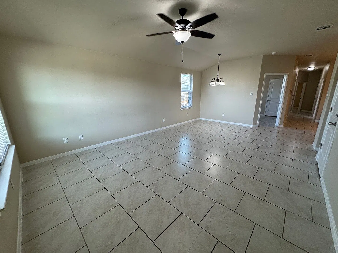 4703 Cambridge Dr — Photo 3