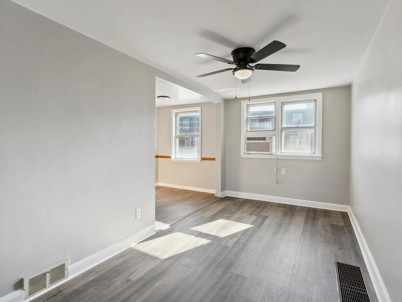 128 W Madison Ave — Photo 2