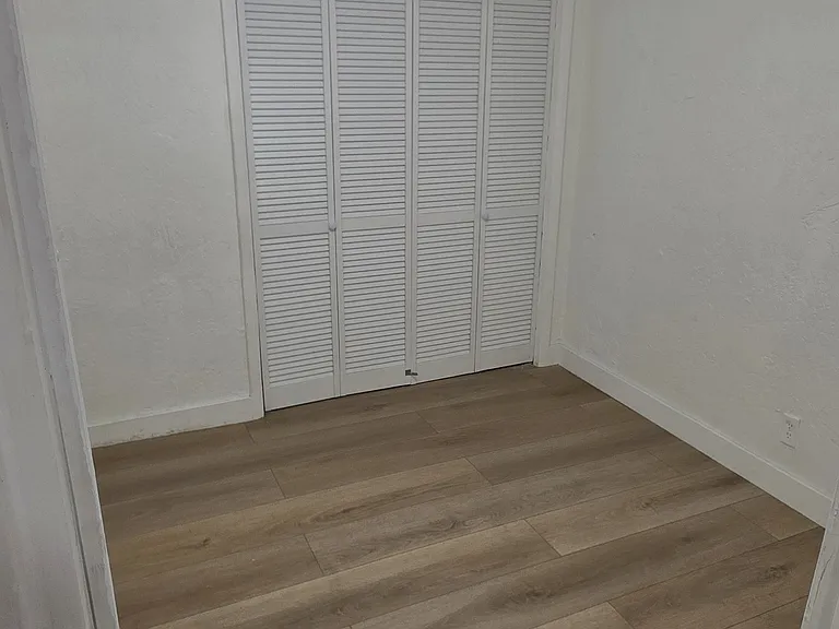 1101 N 58th Ave #3 — Photo 14