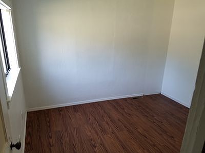 5th image of 806 Logan St