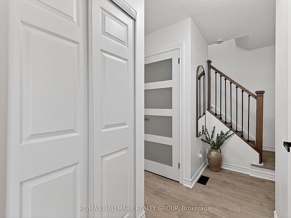 4th image of 226 Old Colony Rd
