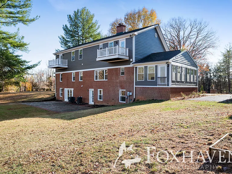1137 E Keswick Rd #2 — Photo 2