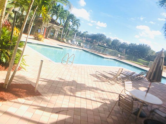 4th image of 2469 Centergate Dr APT 104
