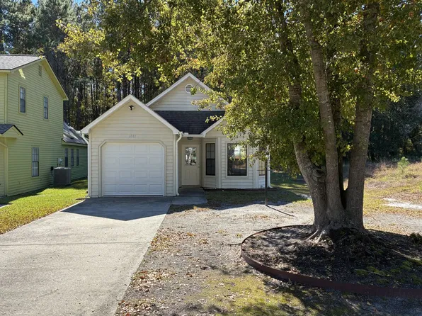 1081 Valley Dr, Calabash, NC 28467