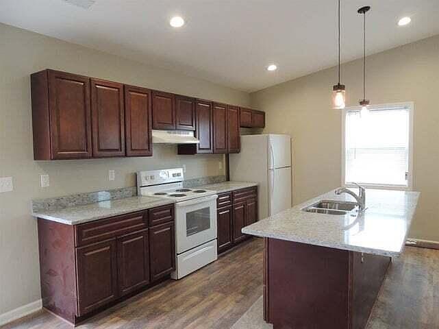 1st image of 570 Wabash St #2