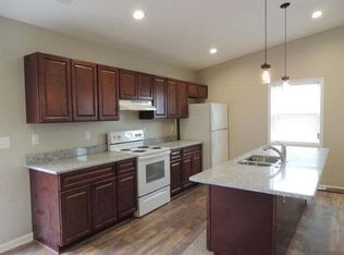 570 Wabash St #2, Milan, MI 48160
