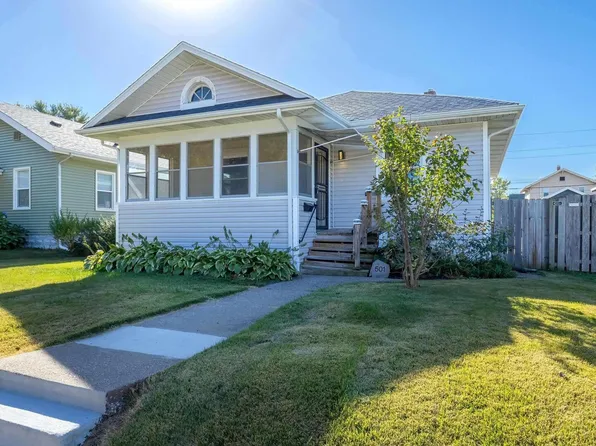 501 E 29th Pl, Davenport, IA 52803