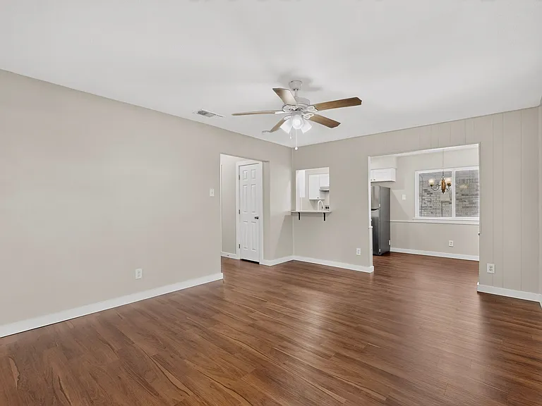 1717 Japonica Ln — Photo 10