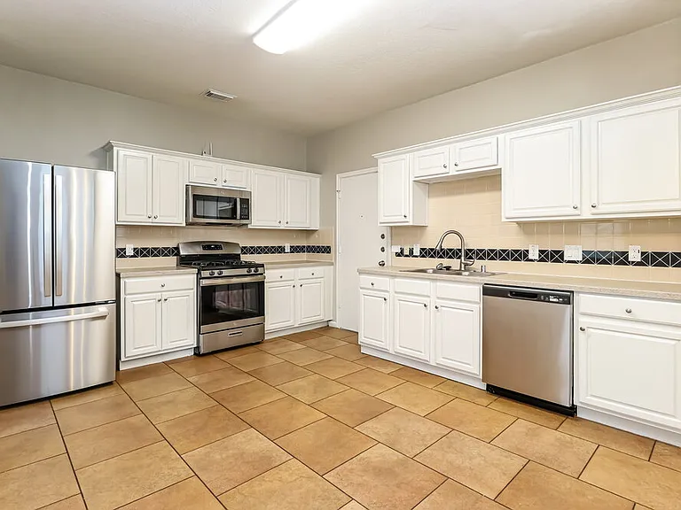 21202 Allenham Ct — Photo 9