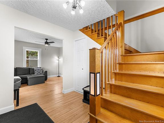 5th image of 36 Seaman St