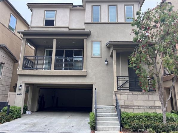 1121 Livingston Ln
