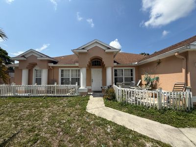 416 SE Calmoso Drive, Port Saint Lucie, FL, 34983