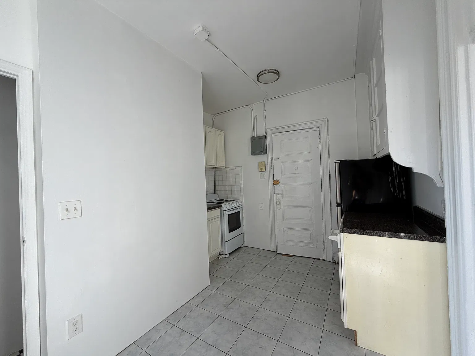 191 Grand Street — Photo 2