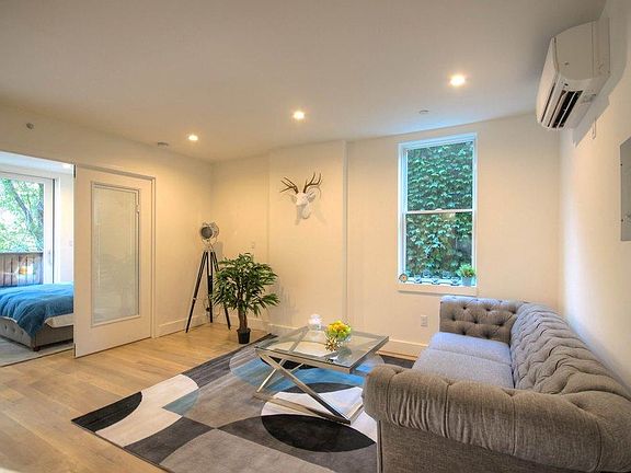 3rd image of 10 Lexington Ave APT 01I