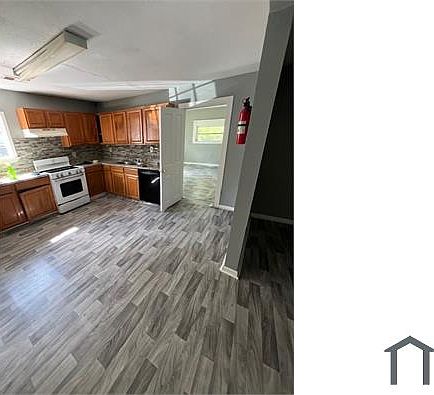 5th image of 4402 Highland Rd