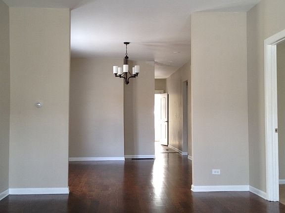3rd image of 4907 W Wrightwood Ave