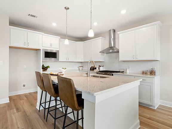 2nd image of 6945 Mercedes Ln