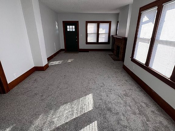 4th image of 341 N Grove Dr