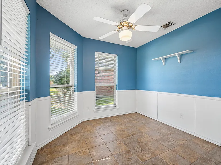4203 Meadow Ridge Dr — Photo 23