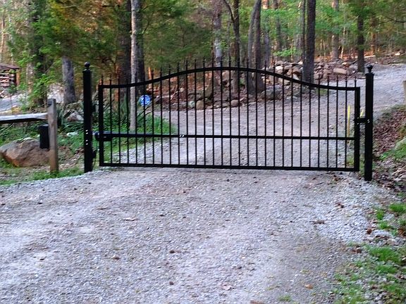 4th image of 2309 Dove Ln