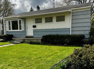 817 Southwood Dr, Fenton, MI 48430