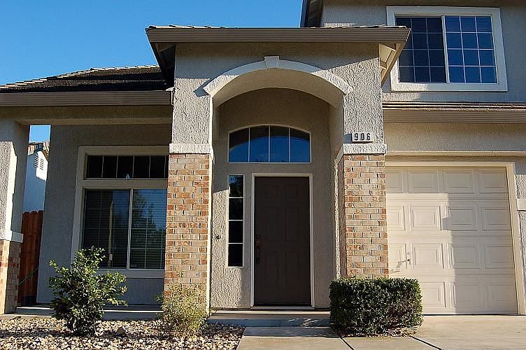 1st image of 906 Moonstone Ct