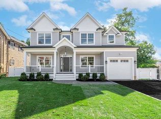 16 2nd Avenue, Port Washington, NY 11050